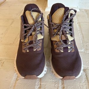 OnCloud Hi Edge Shoes Size 7